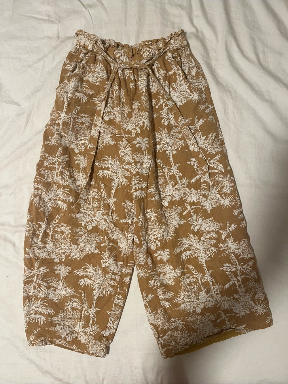 American Eagle Outfitters Mustard and Cream Palm-Print Pants
